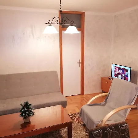 Apartman Mia *
