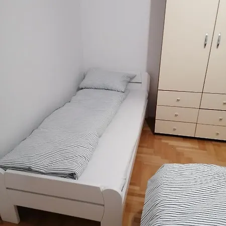 Apartman Mia *