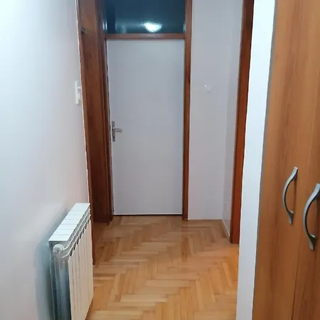 Apartment Apartman Mia